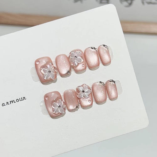 Blumenverziertes Press-On-Nageldesign-Set