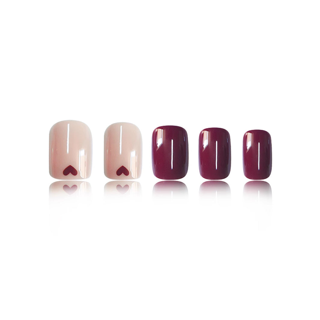 Künstlerisches Herz-Design Press-On Nagelkunst Karnz