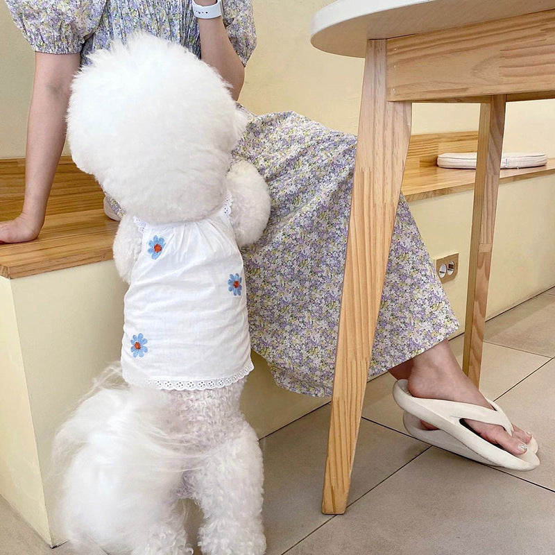 Leichtes Baumwoll-Tanktop ohne Ärmel für Hunde mit Eyelet-Besatz und Kirschstickerei