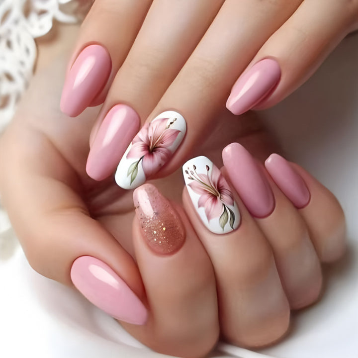 Florales Design Press-On Nagelkunst Set Karnz