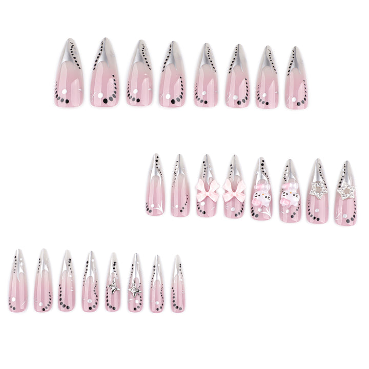 Kunstvolle Nagelverlängerungen mit glamourösem Dekor Karnz
