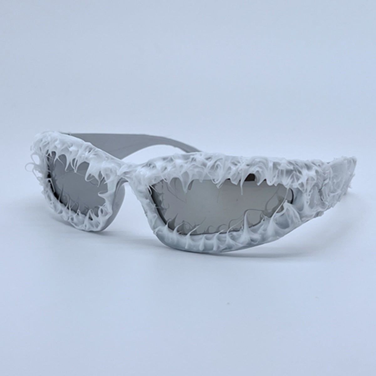 Damen futuristische Sonnenbrille im avantgardistischen Design Karnz