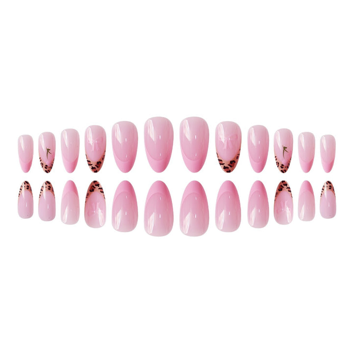 Stylische Nagelkunst Karnz