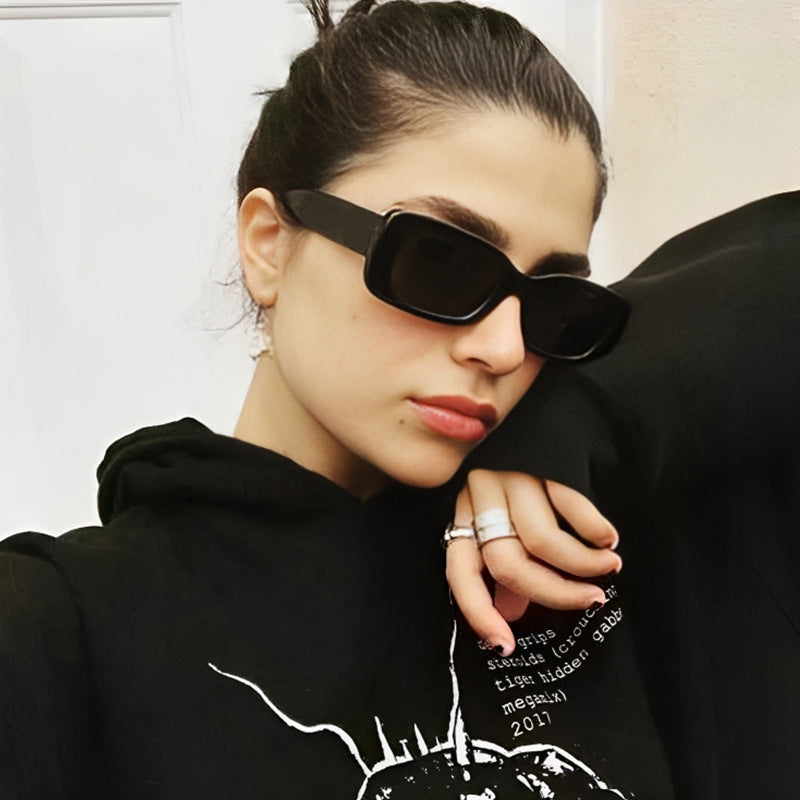 Damen modische Sonnenbrille mit trendy transparentem Rahmen und sportlichem Design Karnz