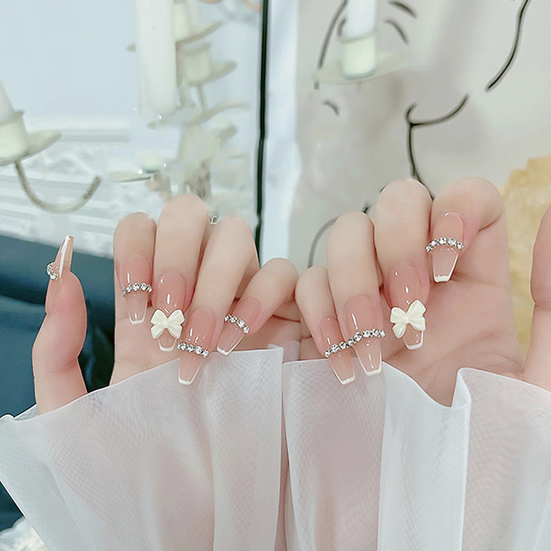 Elegantes dekoratives Press-On Nagelkunst-Set