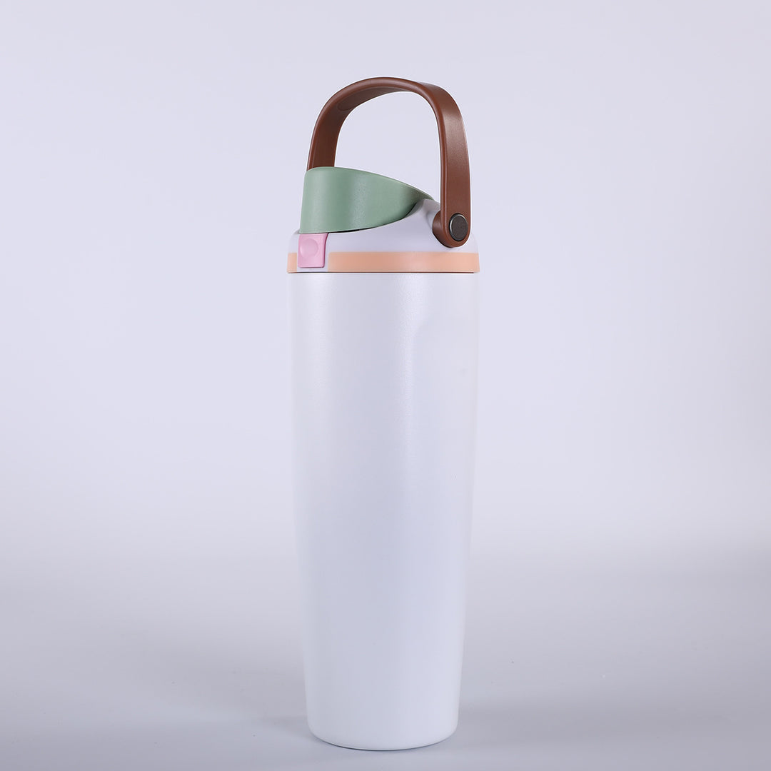 Isolierte Karnz Wasserflasche