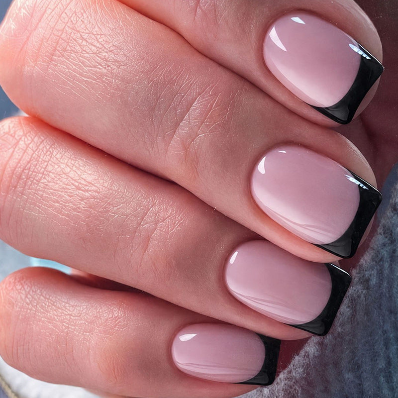 Stilvolle French Tip Gel-Nagelverstärkungen Karnz