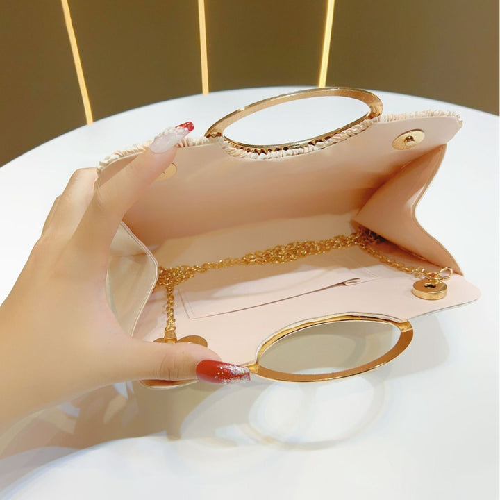Elegante Falten Abendausschank