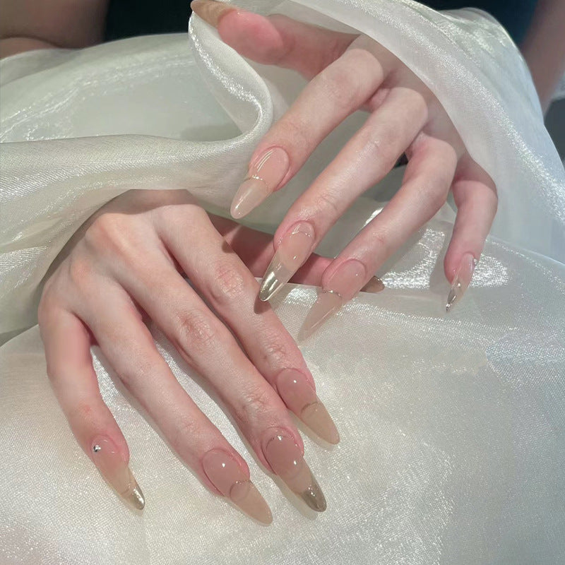 Kreatives Künstlerisches Press-On Nageldesign Karnz