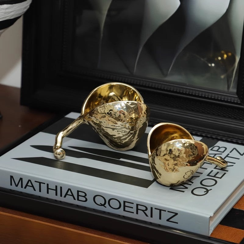 Elegante polierte goldene Dekoschale