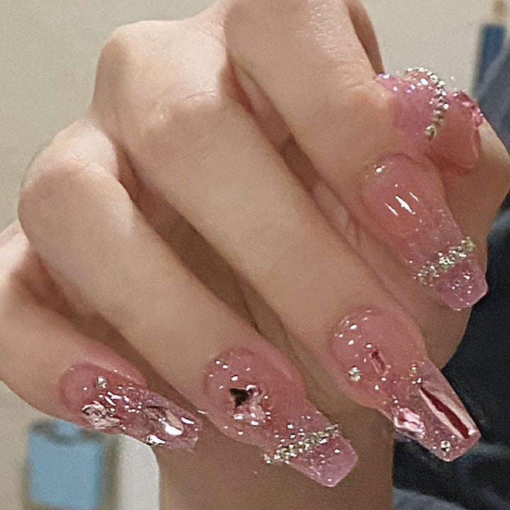 Stylische Glitter-Gel-Nagelerweiterungen