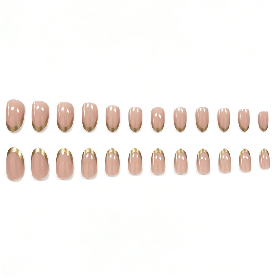 Elegante Metallic French Tip Nagelverzierung Karnz