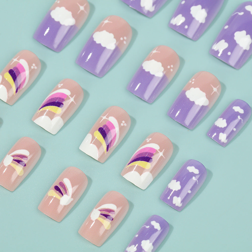 Kreatives Nail Art Set mit bunten Regenbogen- und Wolkenmotiven Karnz