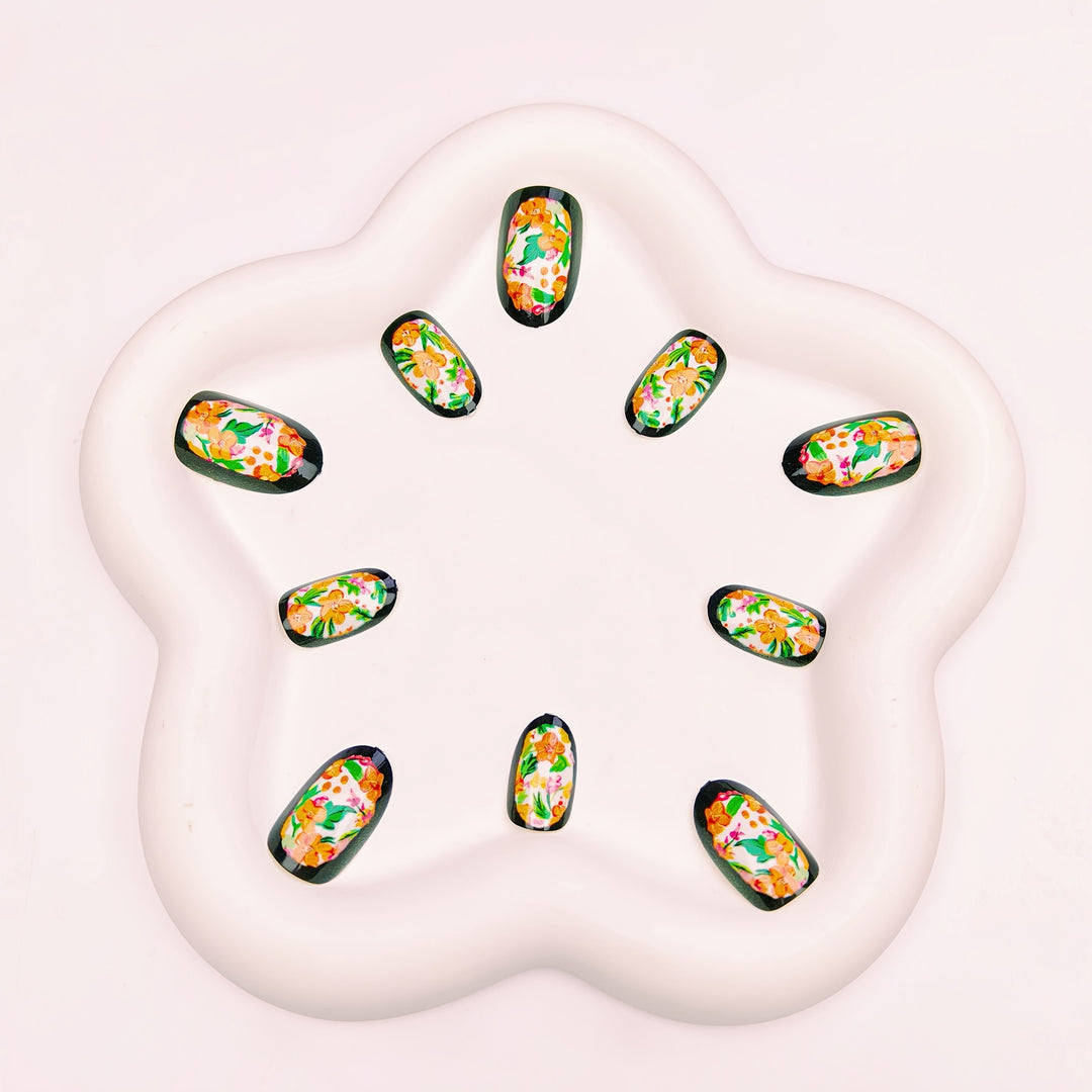 Blumige Nail Art Design Karnz