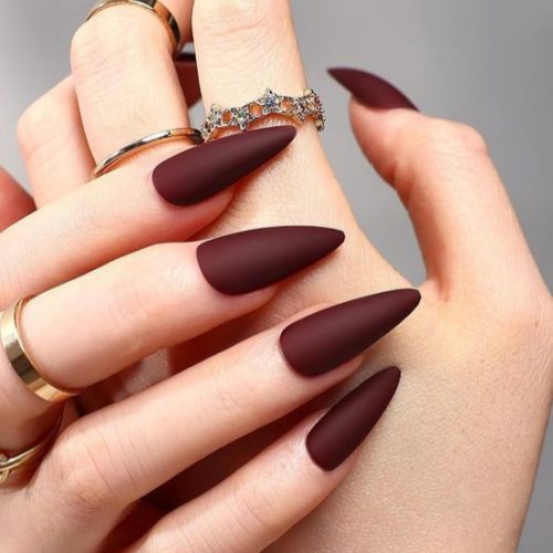 Matte Stiletto Press-On Nagelspitzen Karnz