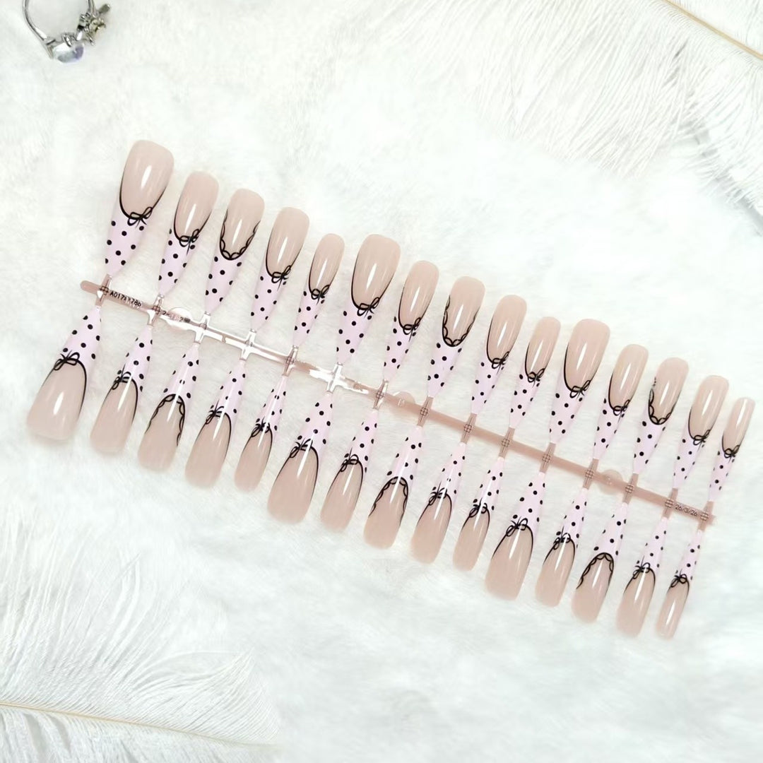 Trendige Nagelkunst Karnz