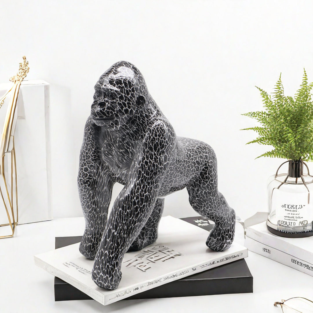 Kunstvolle Gorillaskulptur Karnz