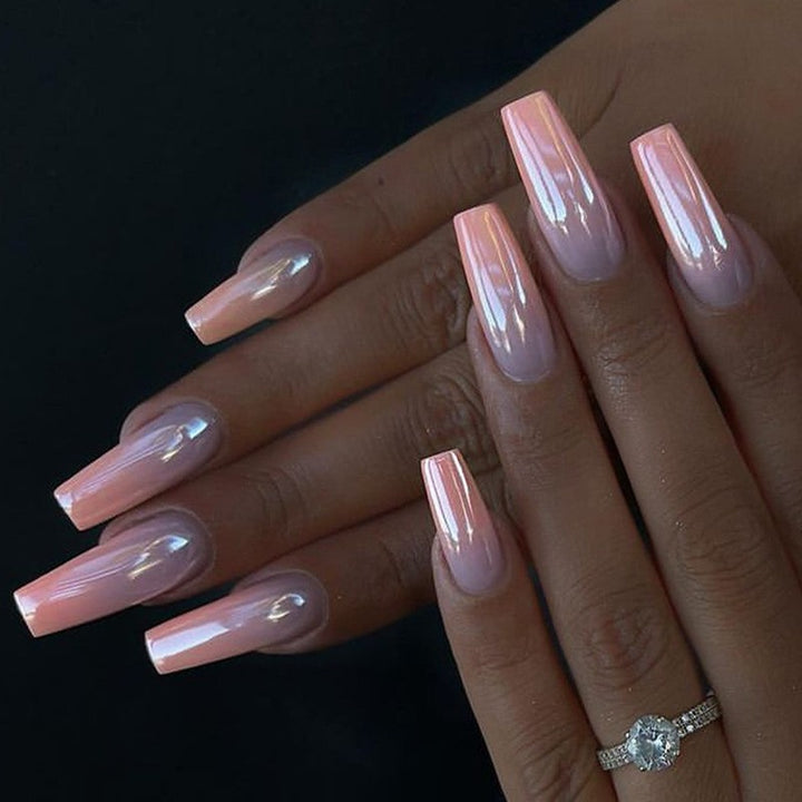 Glänzende Gel-Nagelerweiterungen Karnz