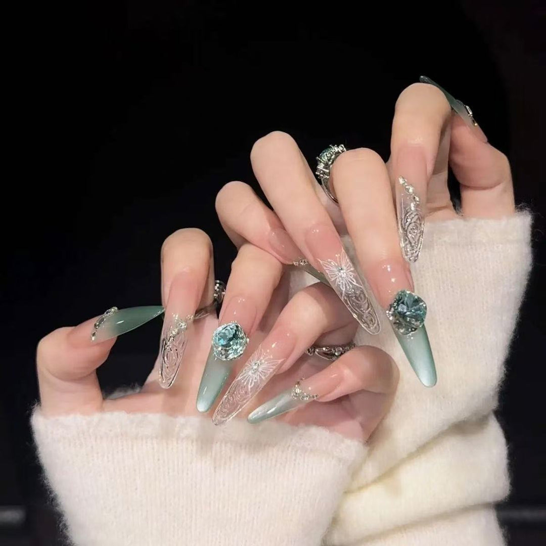 Premium Dekorative Stiletto Nagelverzierungen