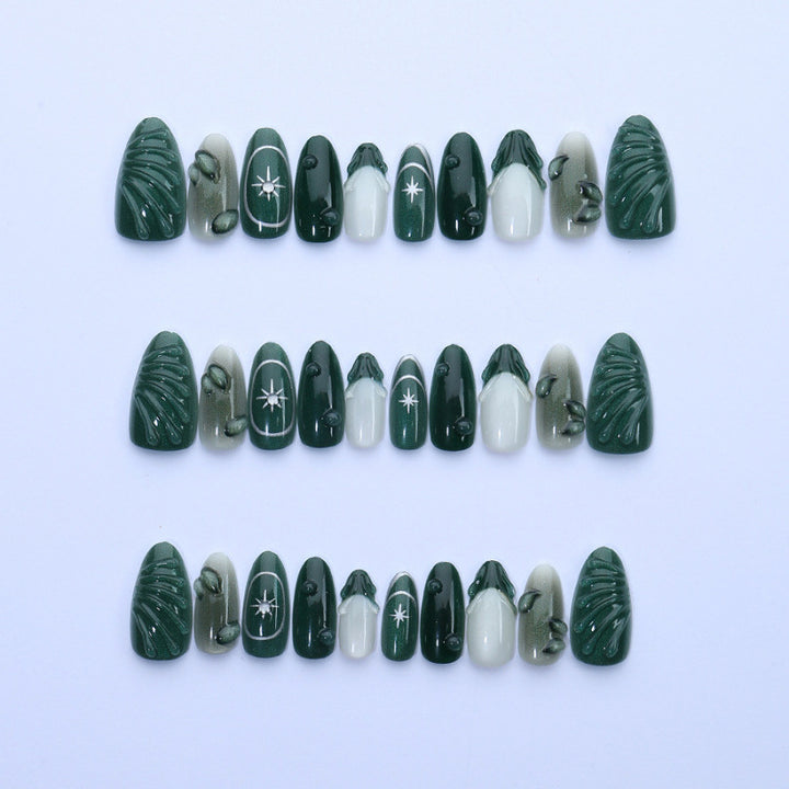 Kunstnägel mit botanischen Motiven Karnz