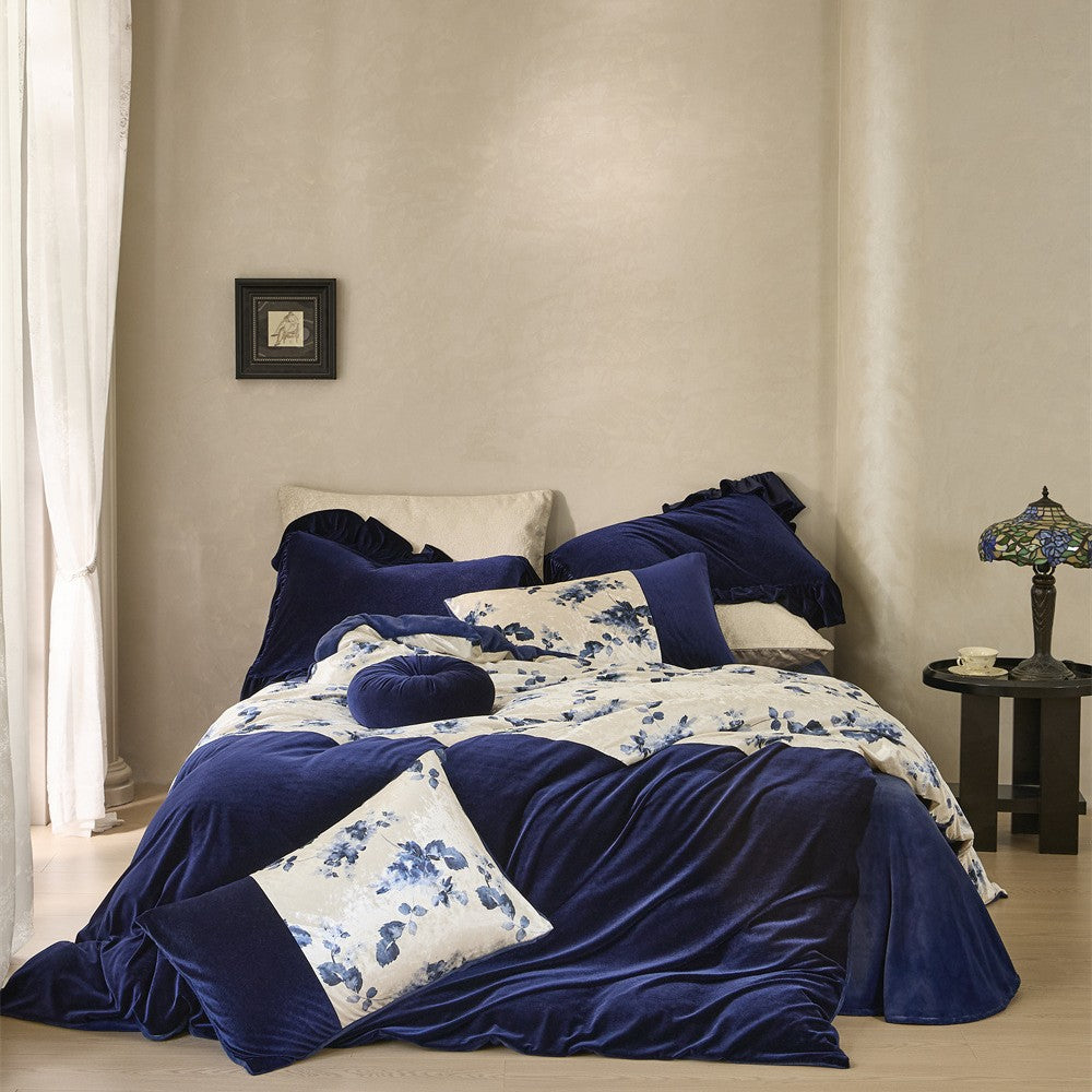Samt-Bettwäschegarnitur mit Patchwork-Floralmotiv und Wendekissen