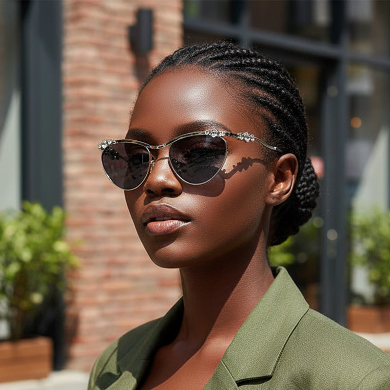 Damen Designer-Sonnenbrille mit funkelnden Details Karnz