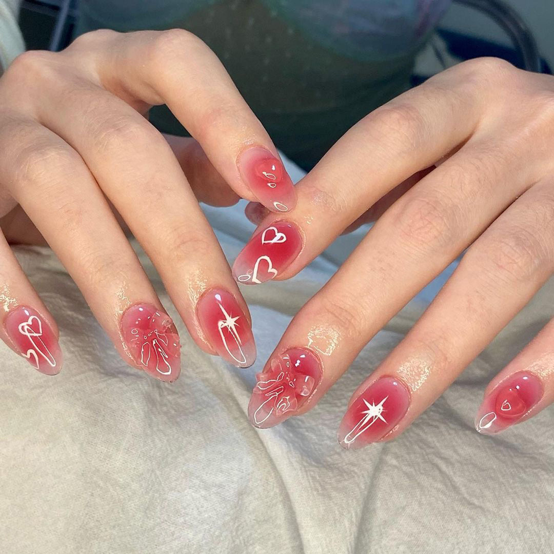 Künstliche Nagelkunst mit romantischem Design Karnz