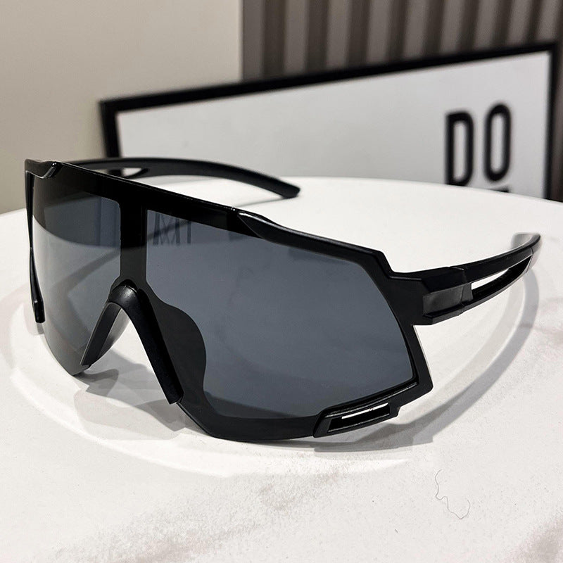 Herren Sportliche Rennbrille mit ergonomischem Design Karnz