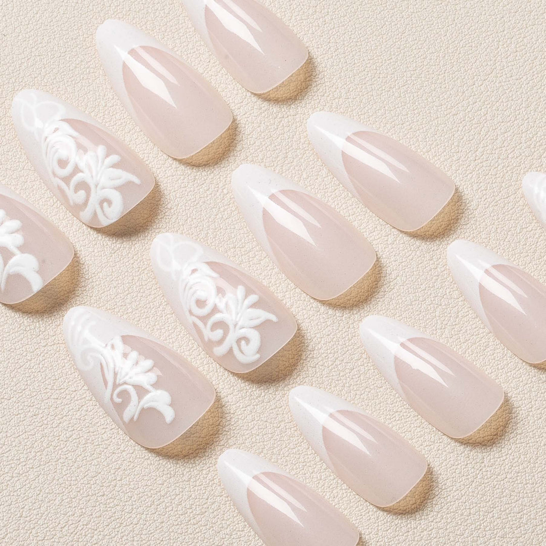 Elegantes florales Nageldesign