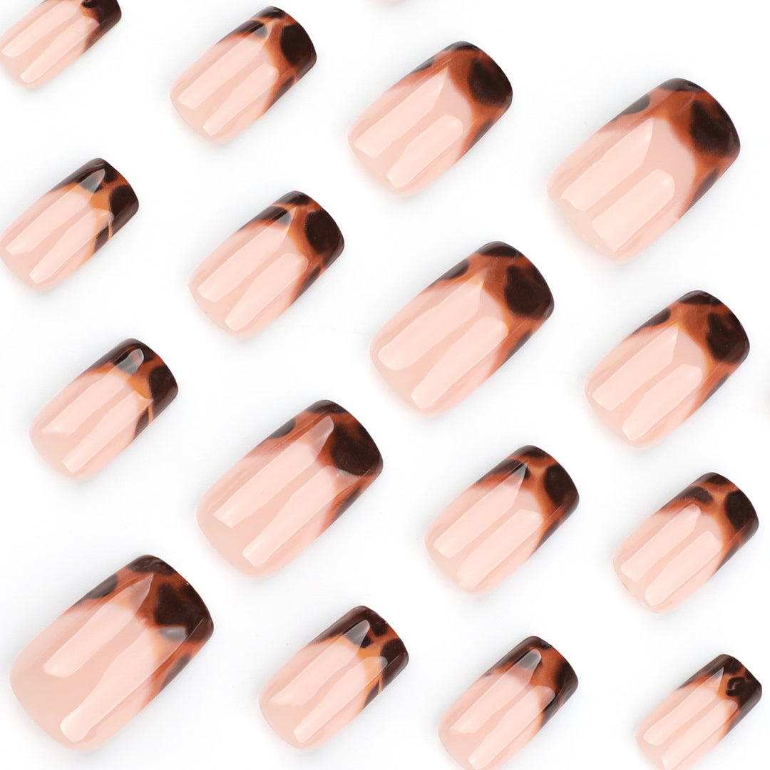 Künstlerische Gel-Nagelverlängerungen Karnz