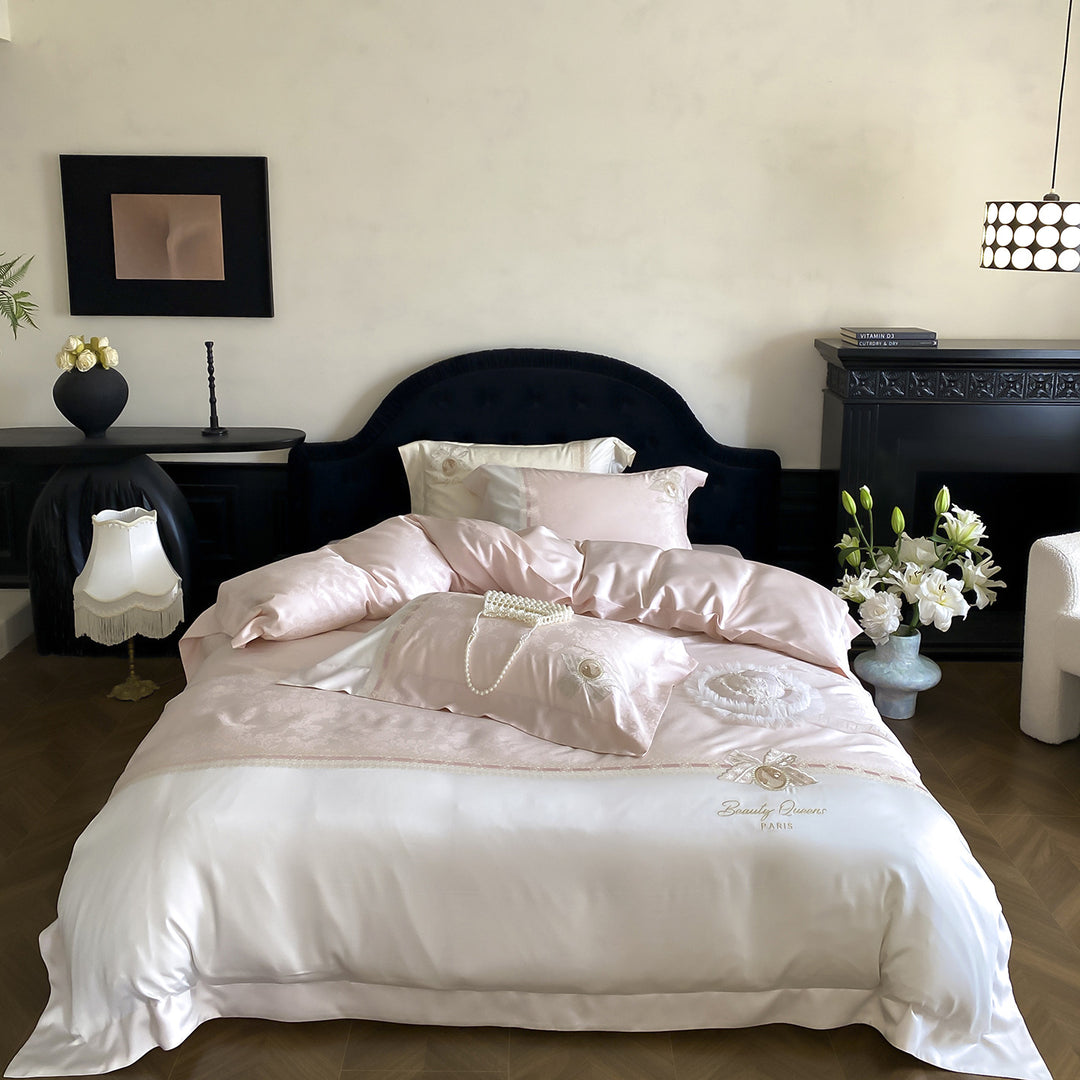 Premium-Seiden-Mischgewebe-Jacquard-Duvet-Cover-Ensemble mit besticktem Medaillon & Euro-Shams
