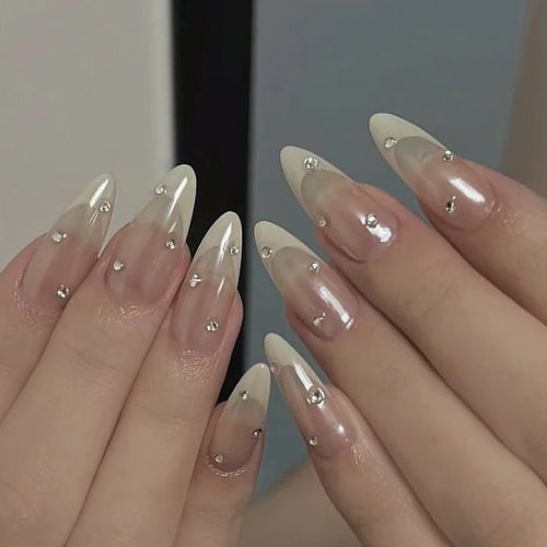 Elegantes dekoratives Press-On-Nagelset Karnz