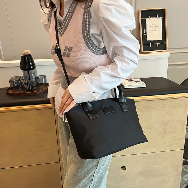 Elegante Strukturierte Handtasche Karnz