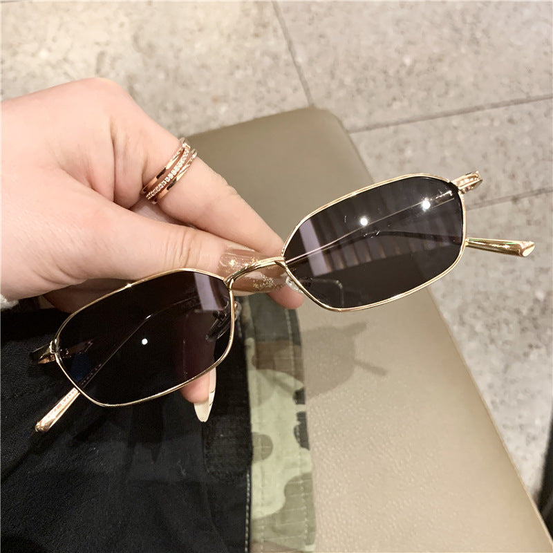 Damen geometrische Sonnenbrille im minimalistischen Design Karnz