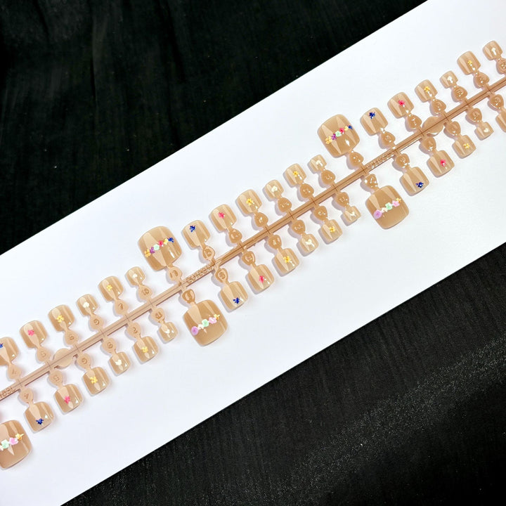 Dekoratives Press-On Nagelkunst Set 1790745616