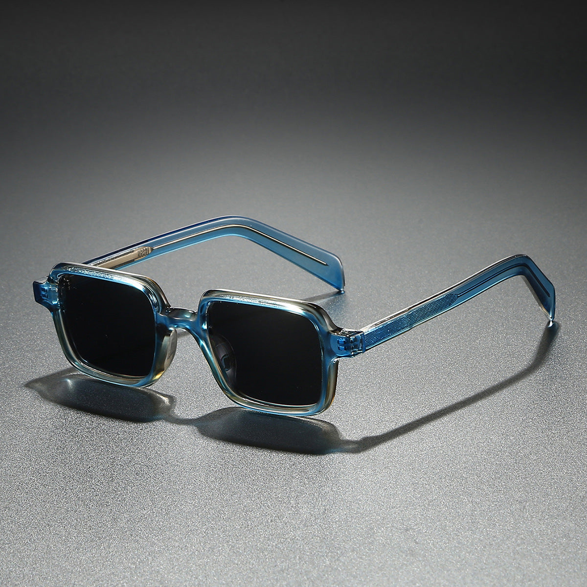 Damen modische Sonnenbrille im eleganten Quadratdesign mit breiten Bügeln Karnz