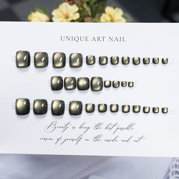 Elegante Metallische Nagelkunst