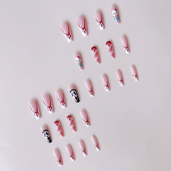 Kunstnagelset mit kreativem Halloween-Design und blutigen Akzenten Karnz