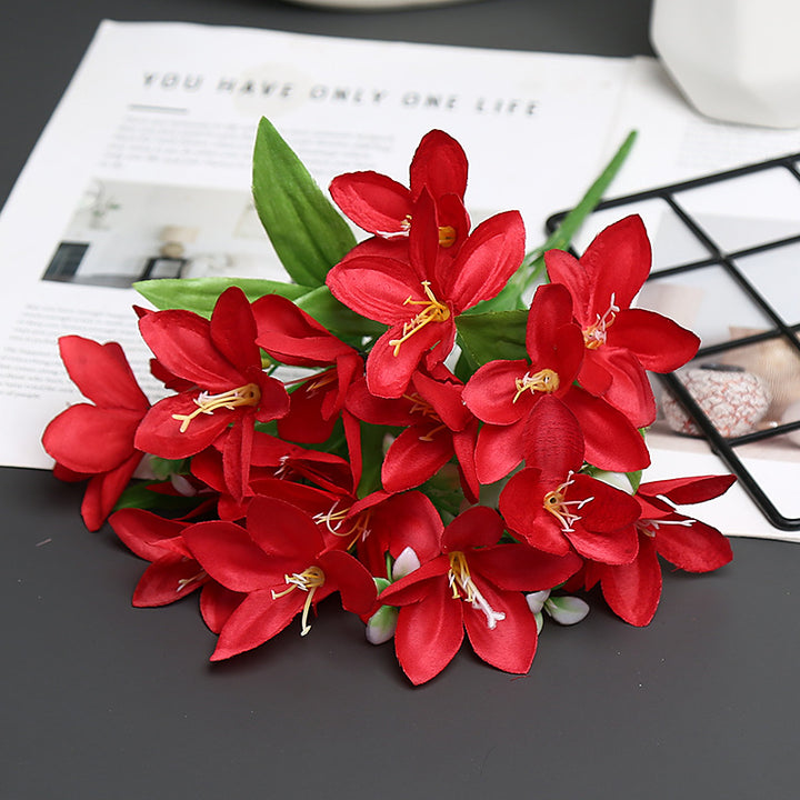 Dekorativer realistischer Blumenstrauß für die Wohnkultur