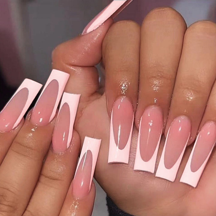 Kunstnagelset mit eleganten Design und Farbverlauf Karnz
