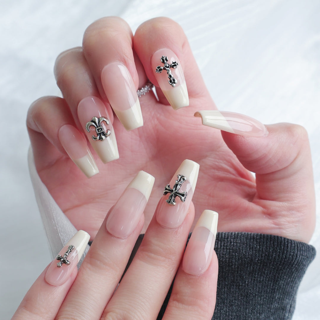 Herz dekoriertes Press-On Nagelset