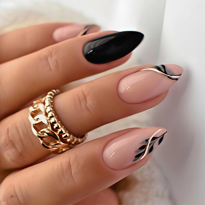 Elegantes Press-On-Nail-Art-Set mit künstlerischen Designs Karnz