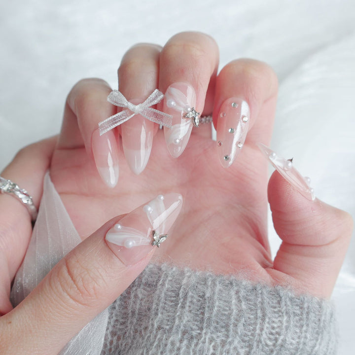Schmetterlings-verzierte Press-On Nagelset