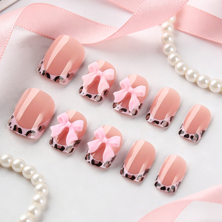 Elegantes Tierprint-Motiv-Nagelset Karnz