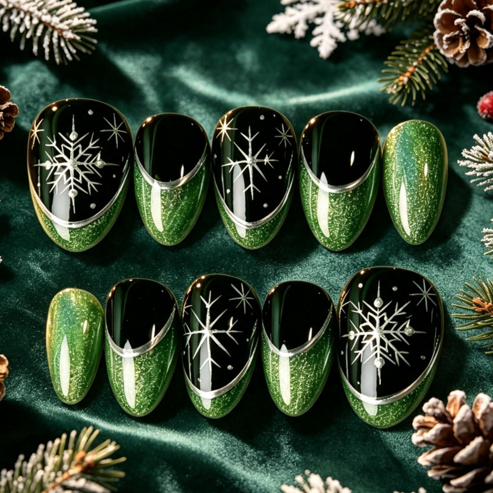 Hochwertige Kunstnägel im winterlichen Design Karnz