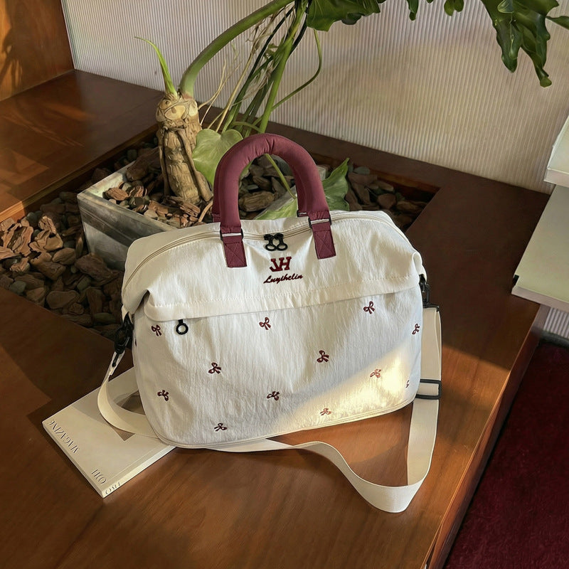 Bestickte Reise-Holdall Karnz