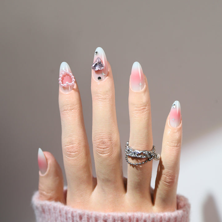 Kunstvolle Stiletto-Spitzen-Nagelkunst Karnz