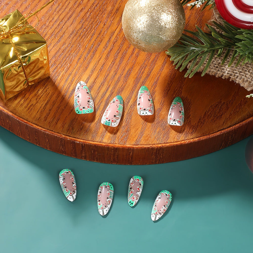 Künstliche Nagelspitzen im kreativen Design Karnz