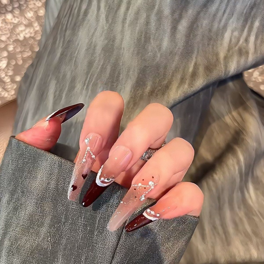 Künstlerisches Stiletto Press-On Nagelkunst Set Karnz