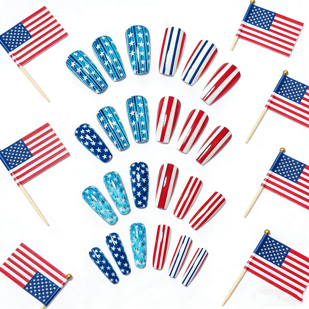 Kunstnägel mit Patriotischem Sternen- und Streifen-Design Karnz